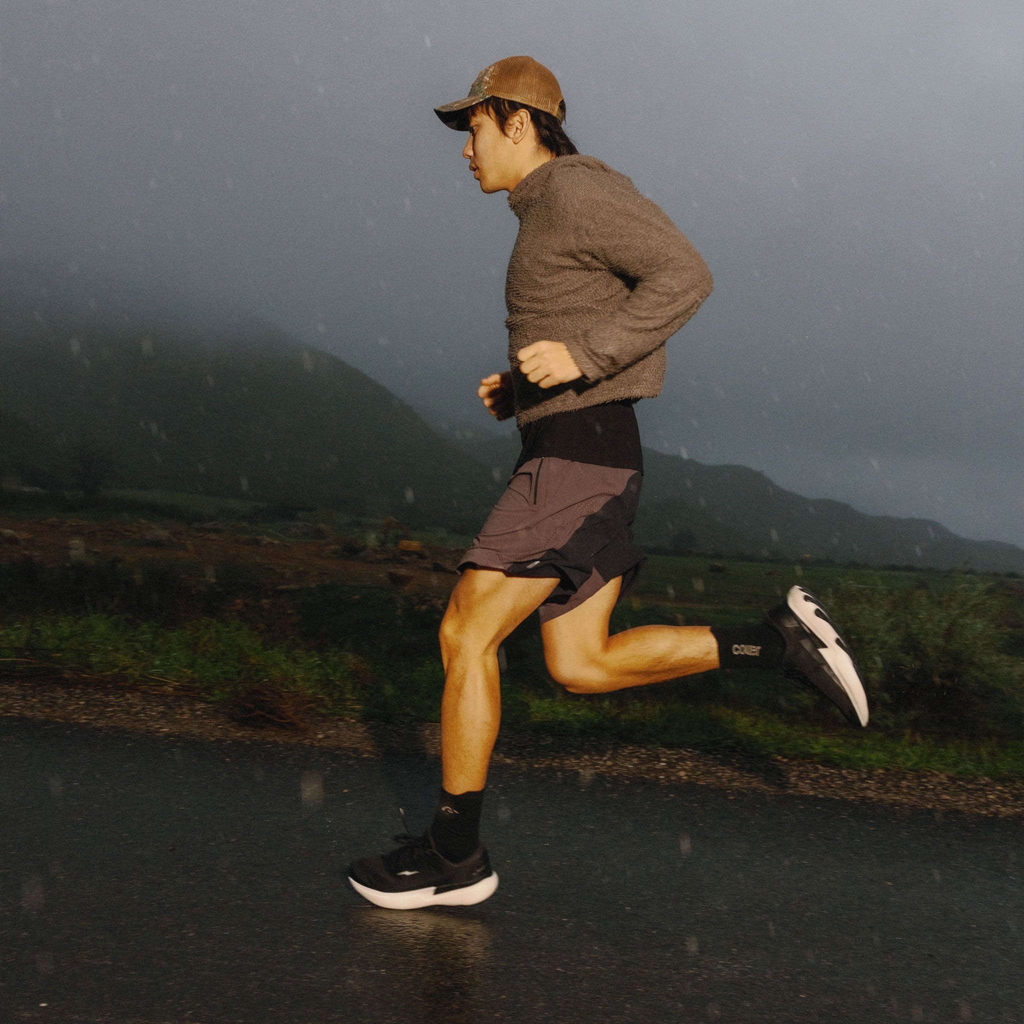 Women's AXIS - Black/Charcoal