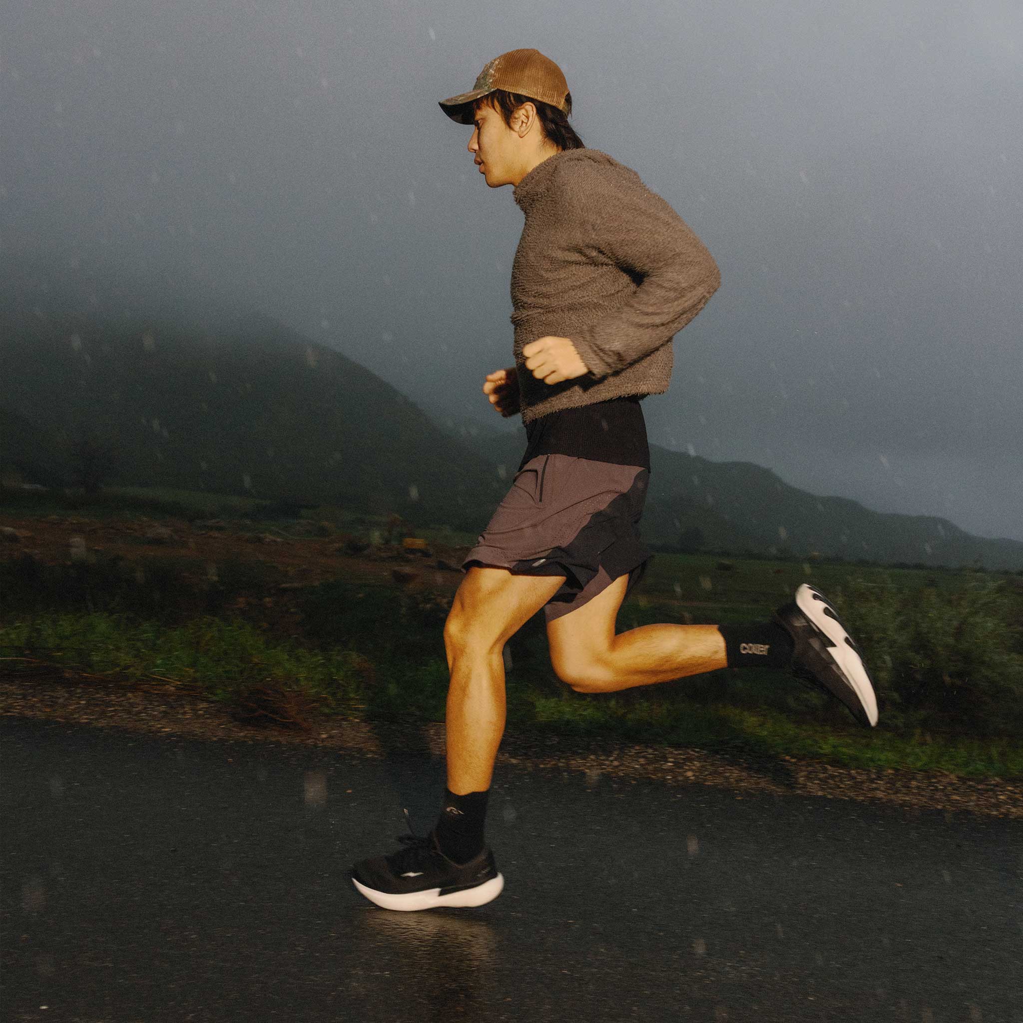 Men's AXIS - Black/Undyed