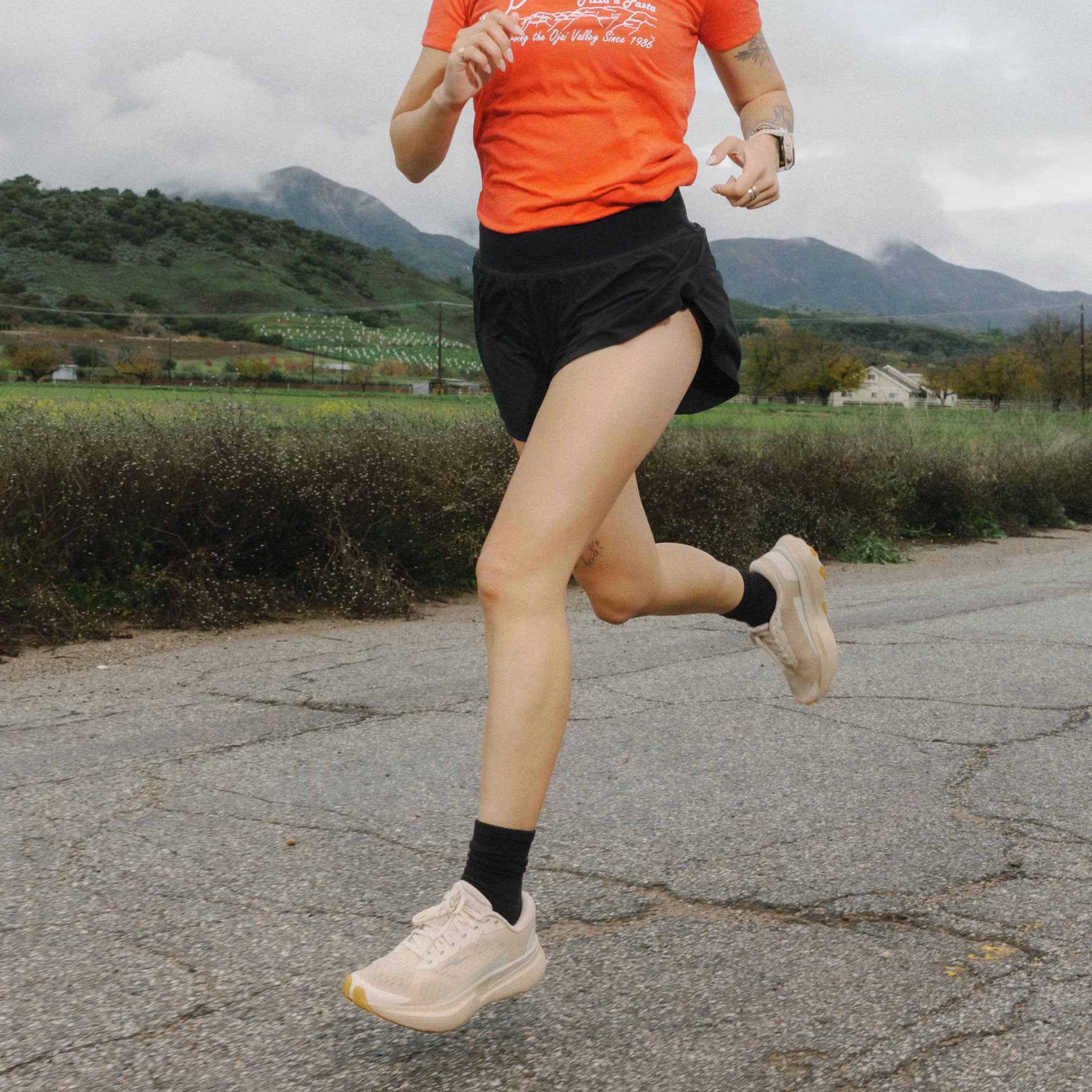 Women's AXIS - Sand/Oat