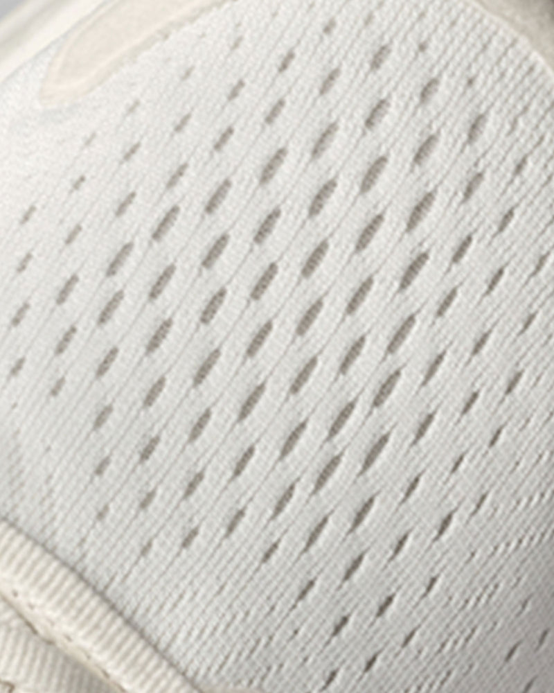 Spacer-mesh upper